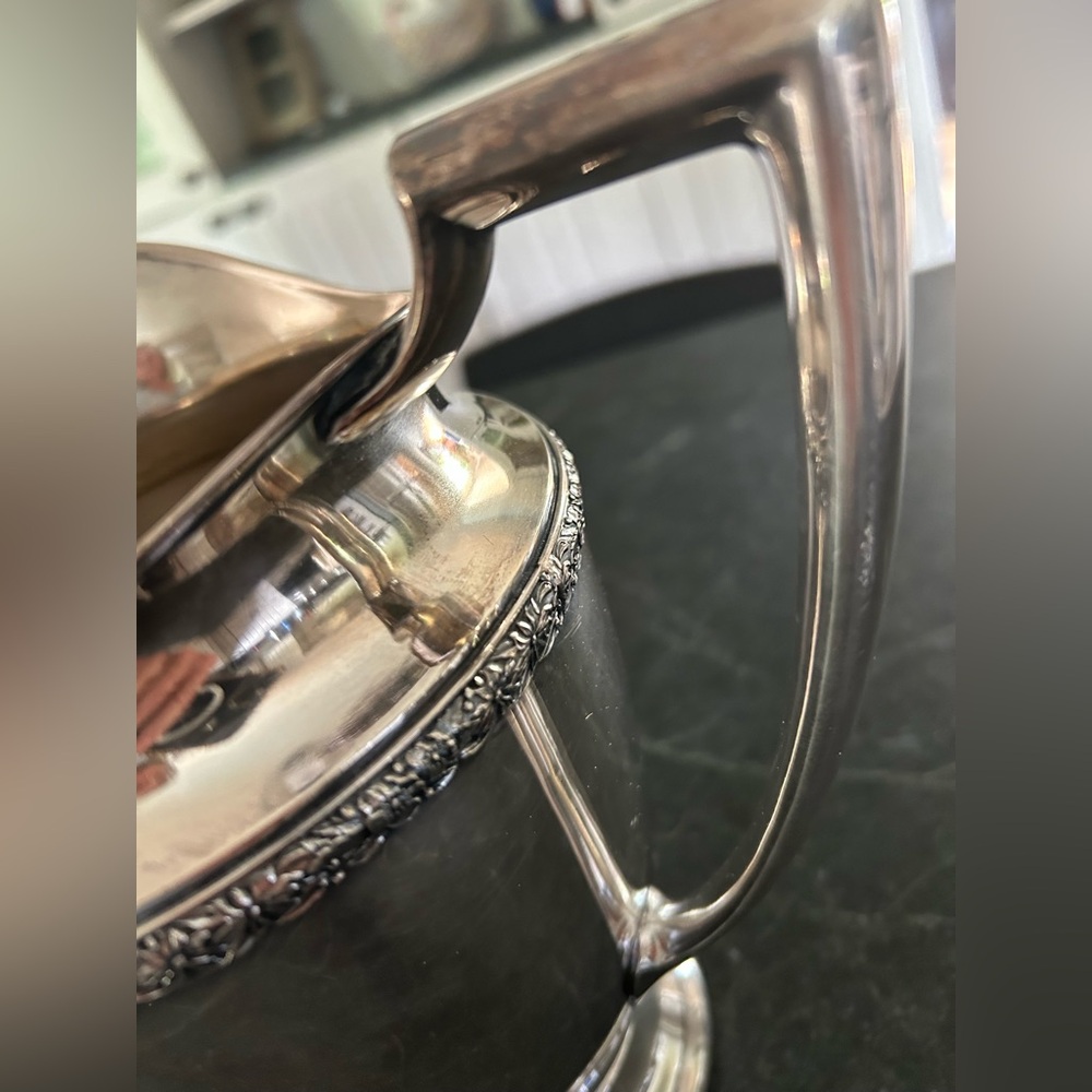 WM ROGERS | “Primrose” 7817 Silver Plate Pitcher - Picture 4 of 7